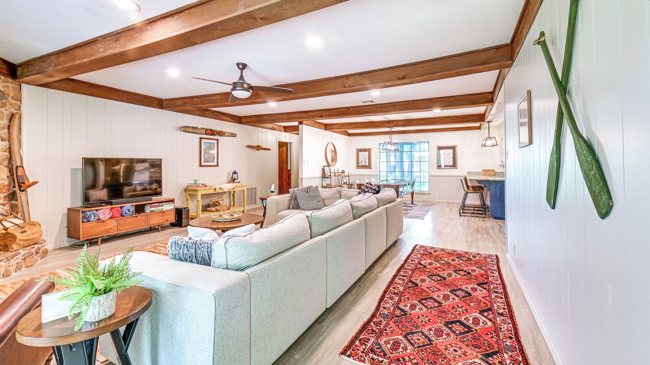Photo of Livingroom in Mead