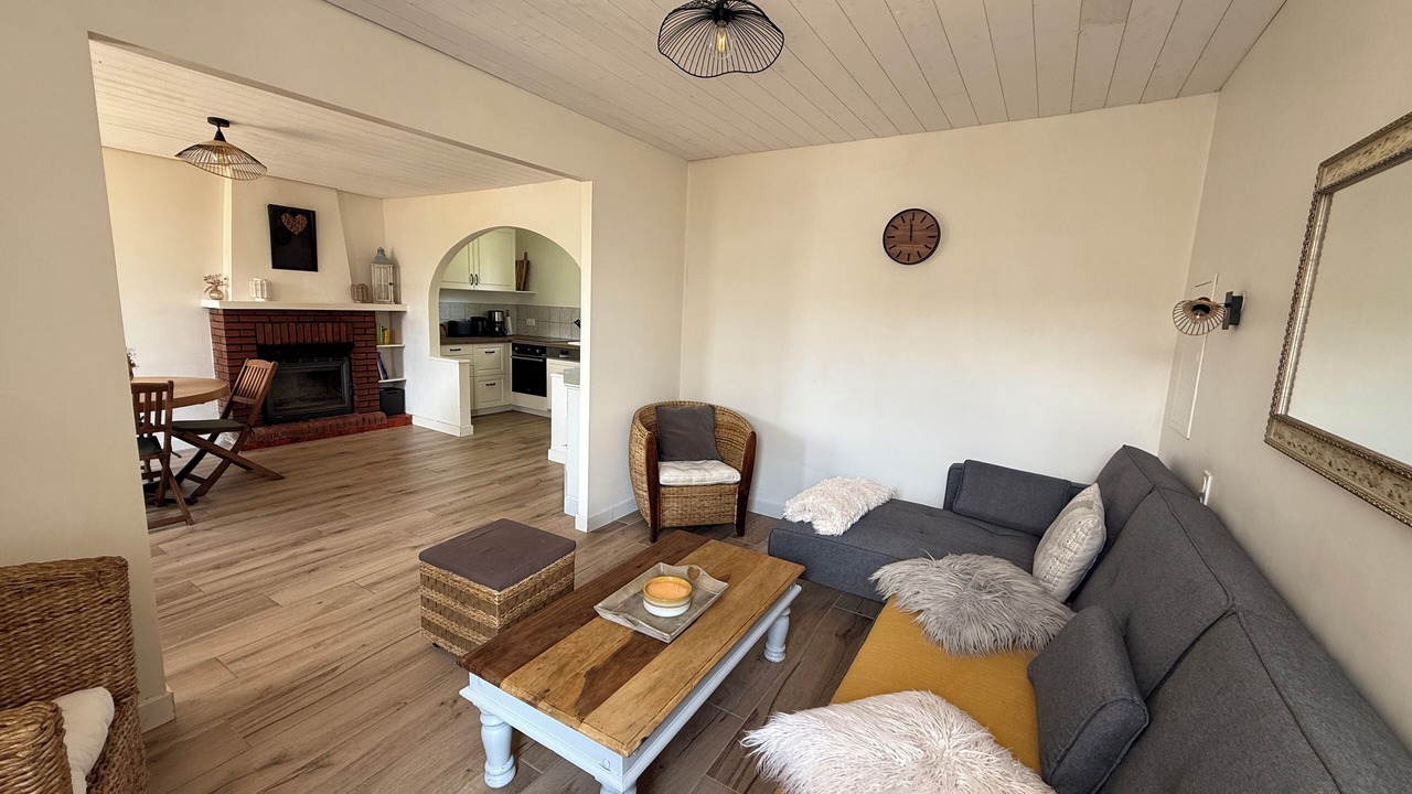 Photo of Livingroom in Saint-Gilles-du-Mene