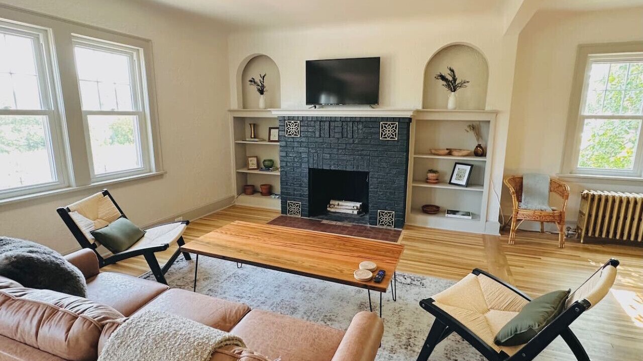 Photo of Livingroom in Lakeside - Lester Park