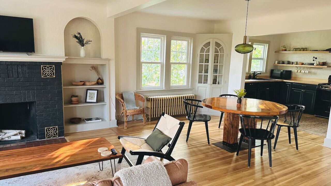 Photo of Livingroom in Lakeside - Lester Park