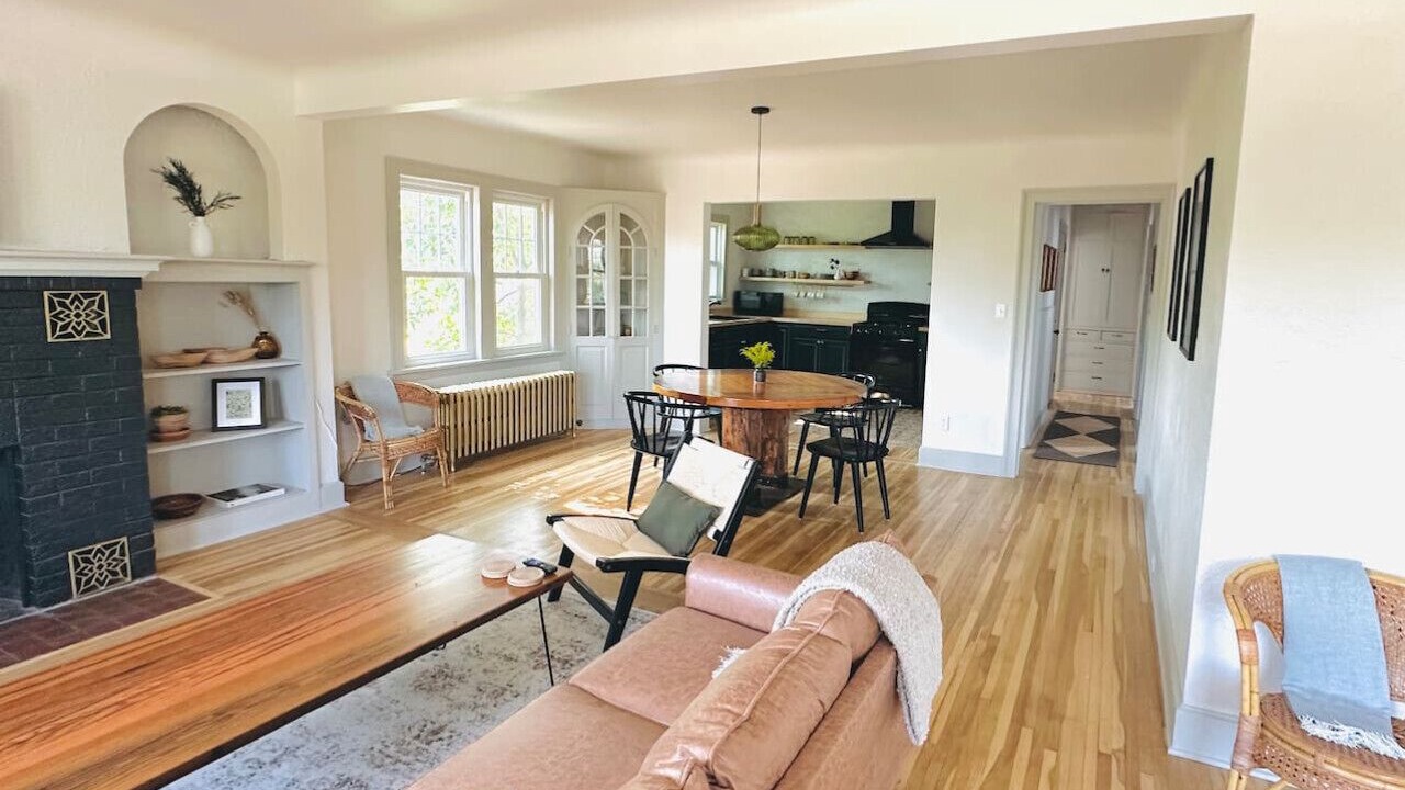 Photo of Livingroom in Lakeside - Lester Park
