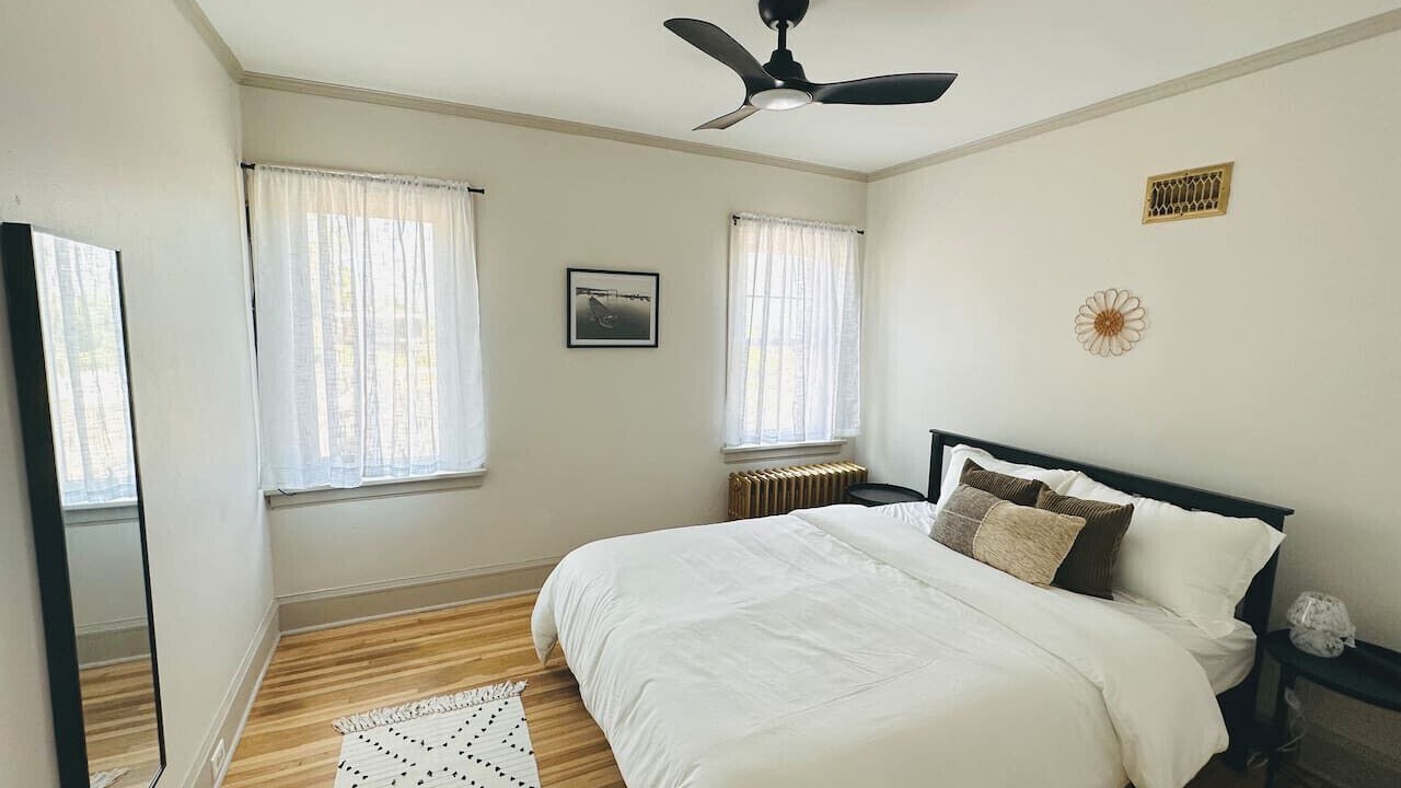 Photo of Bedroom in Lakeside - Lester Park