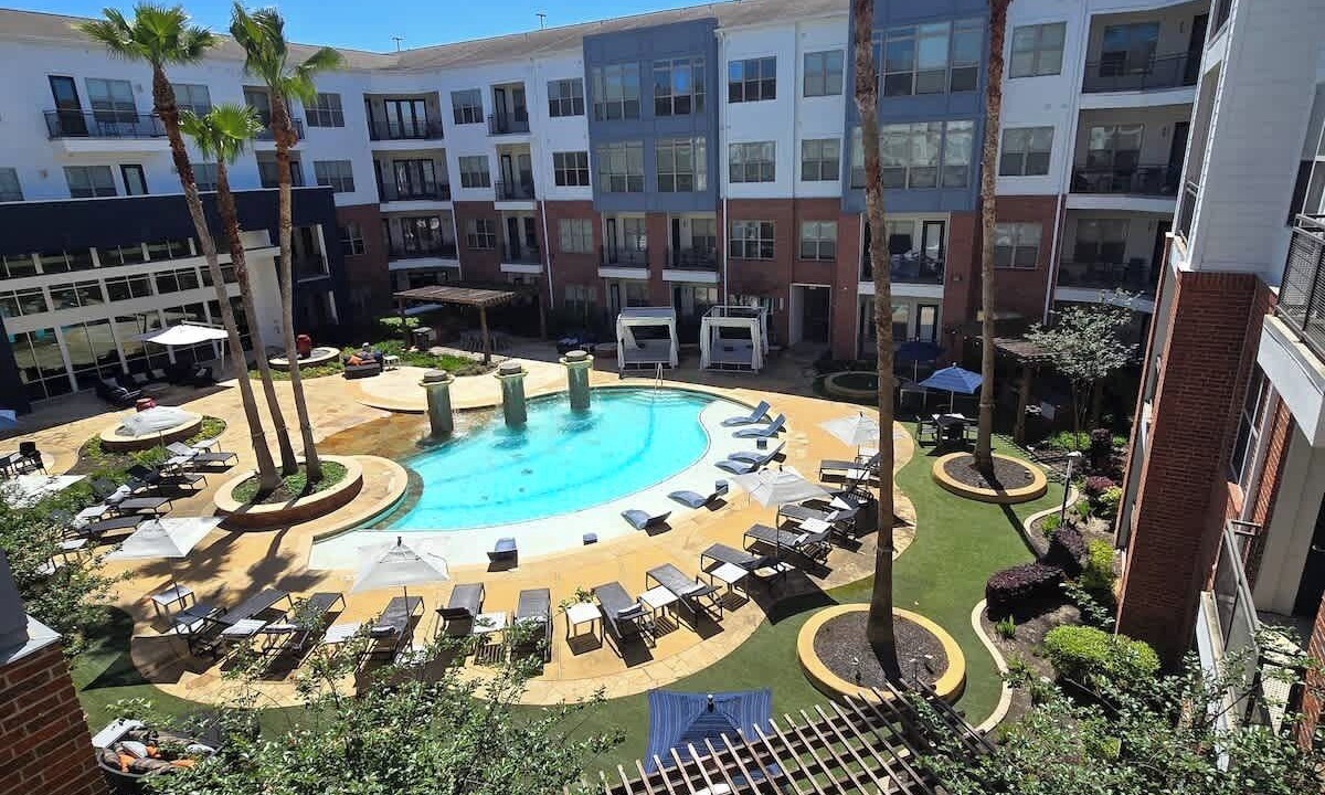 Photo of Outdoor in Uptown