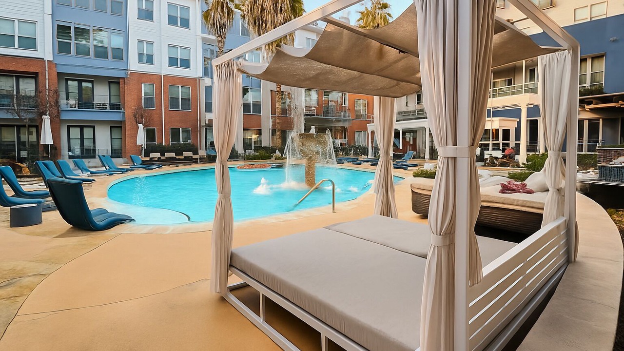 Photo of Outdoor in Uptown