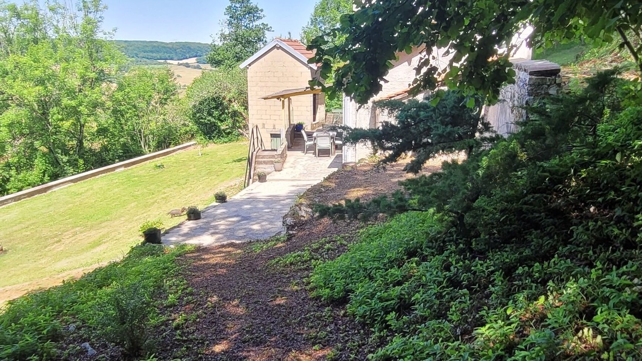 Photo of Outdoor in Salmaise