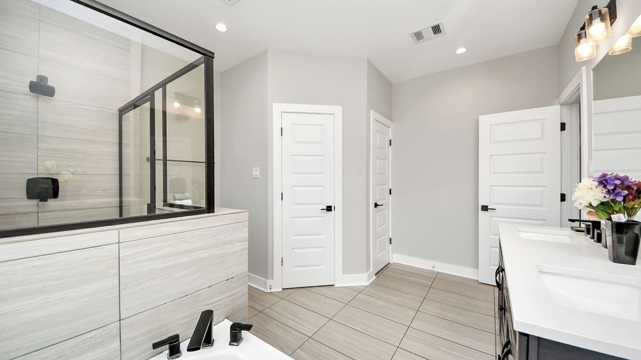 Photo of Bathroom in Clodine