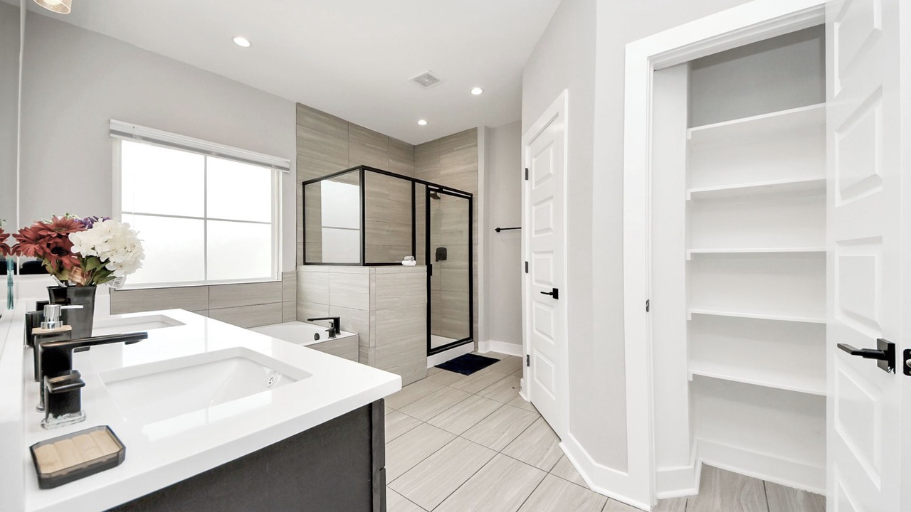 Photo of Bathroom in Clodine