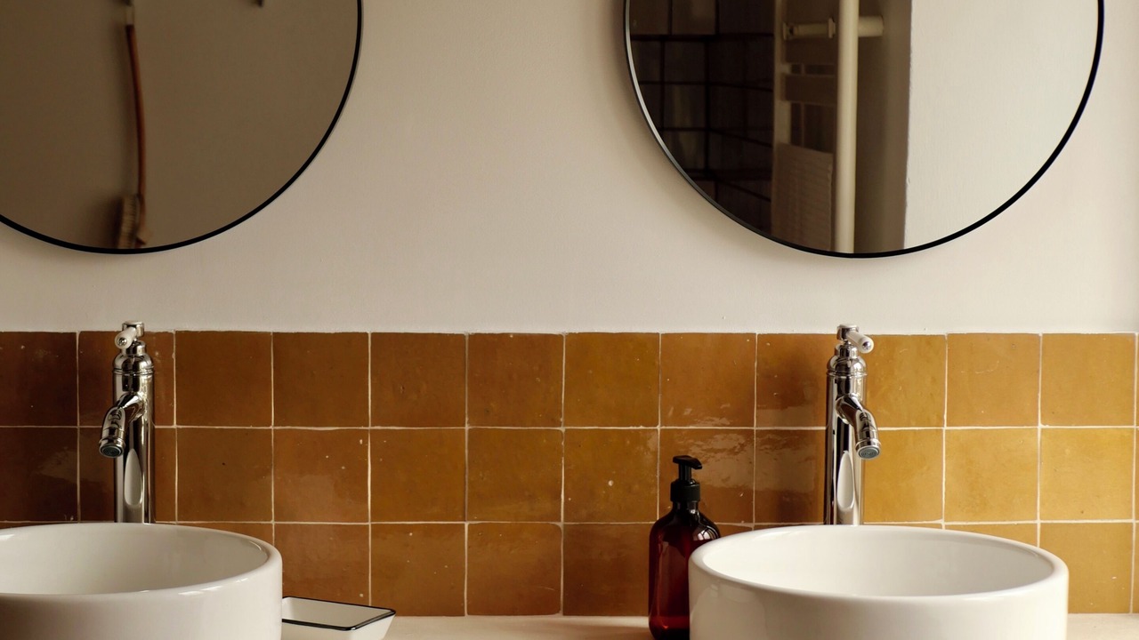 Photo of Bathroom in Vienne-en-Arthies