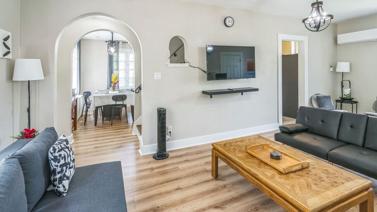 Photo of Livingroom in Wilkinsburg