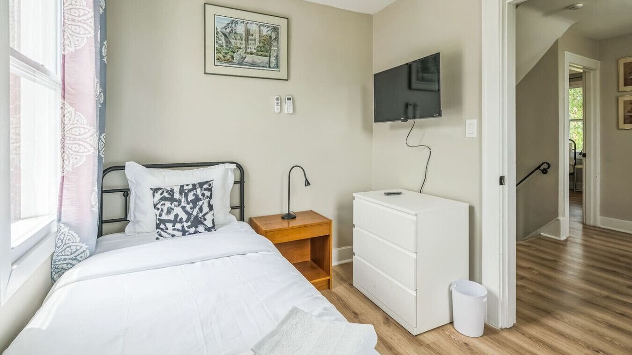 Photo of Bedroom in Wilkinsburg
