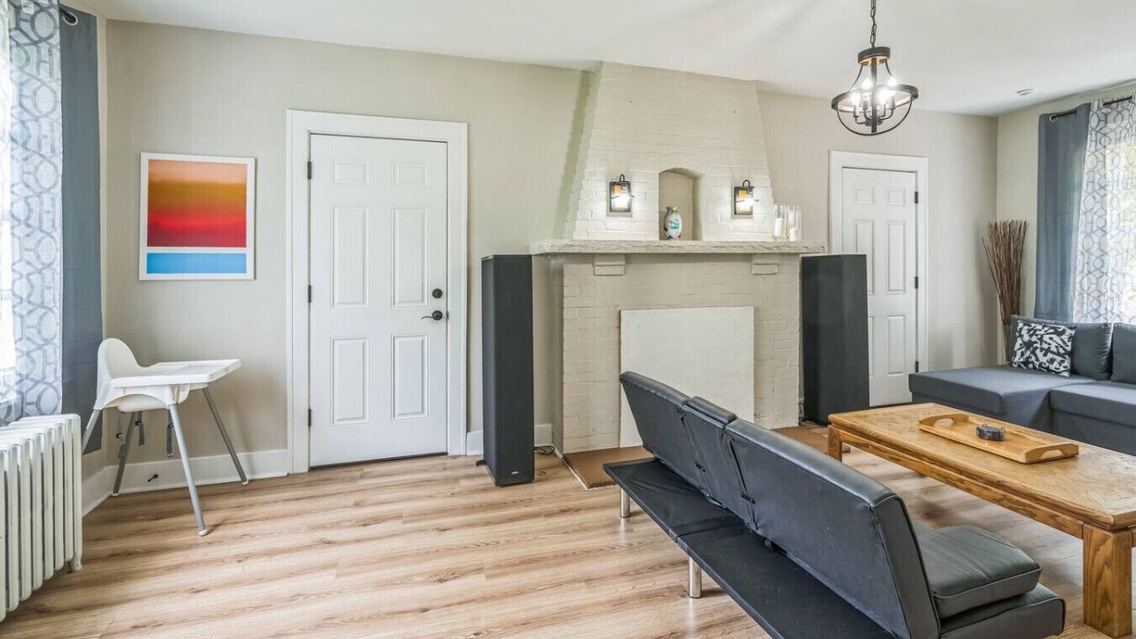 Photo of Livingroom in Wilkinsburg