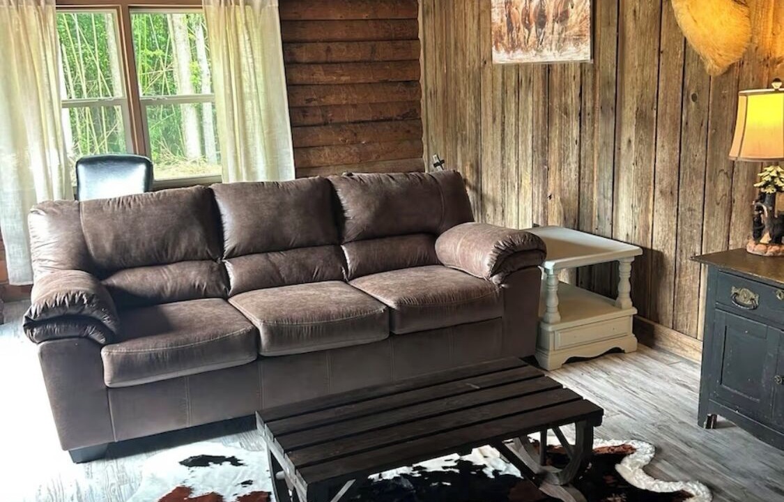 Photo of Livingroom in Albertville