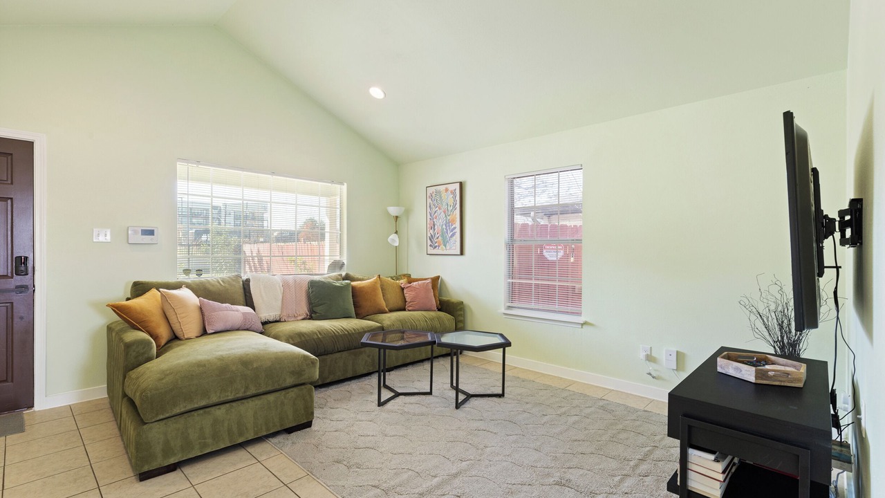 Photo of Livingroom in Montopolis