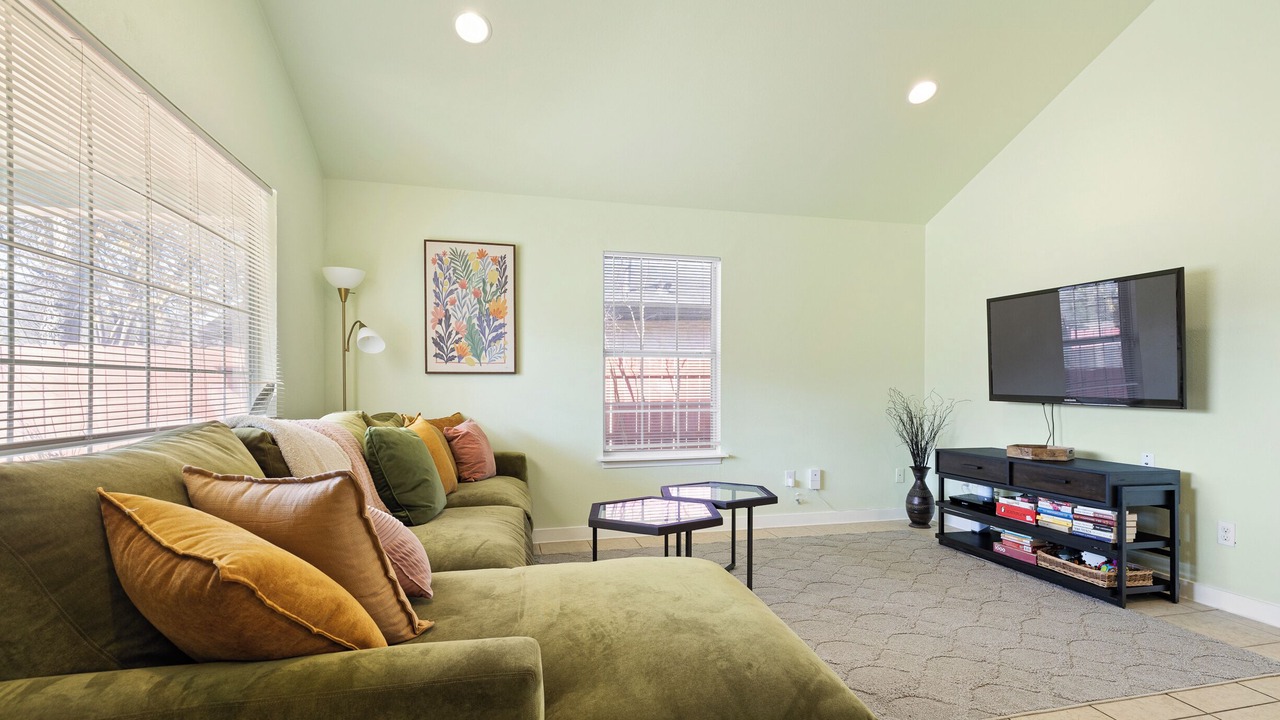 Photo of Livingroom in Montopolis