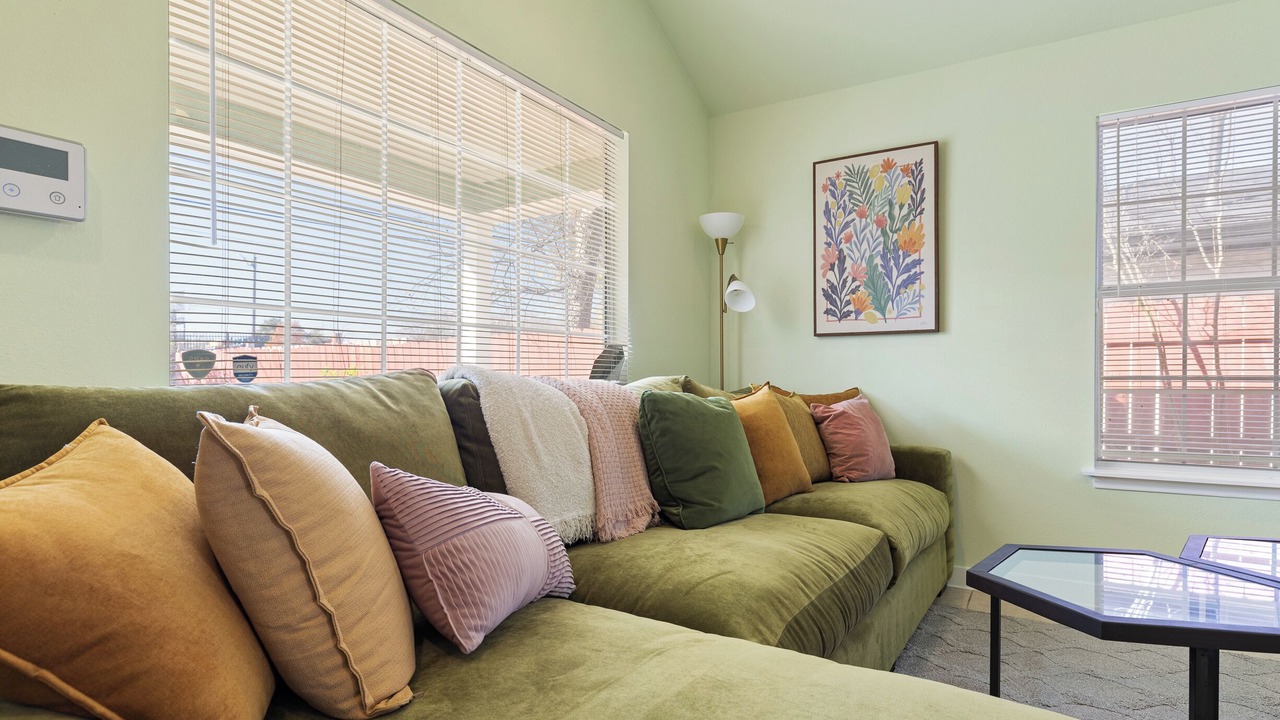 Photo of Livingroom in Montopolis