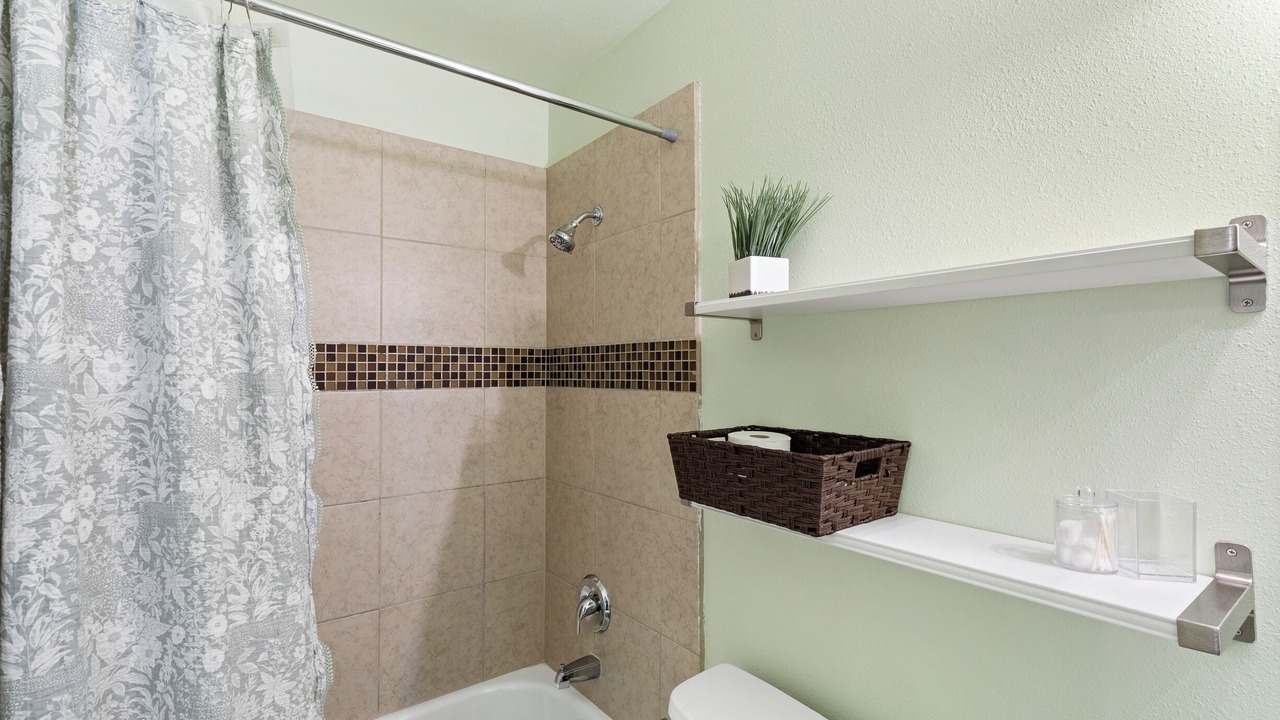 Photo of Bathroom in Montopolis