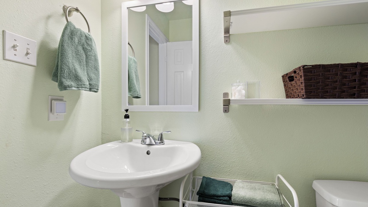 Photo of Bathroom in Montopolis