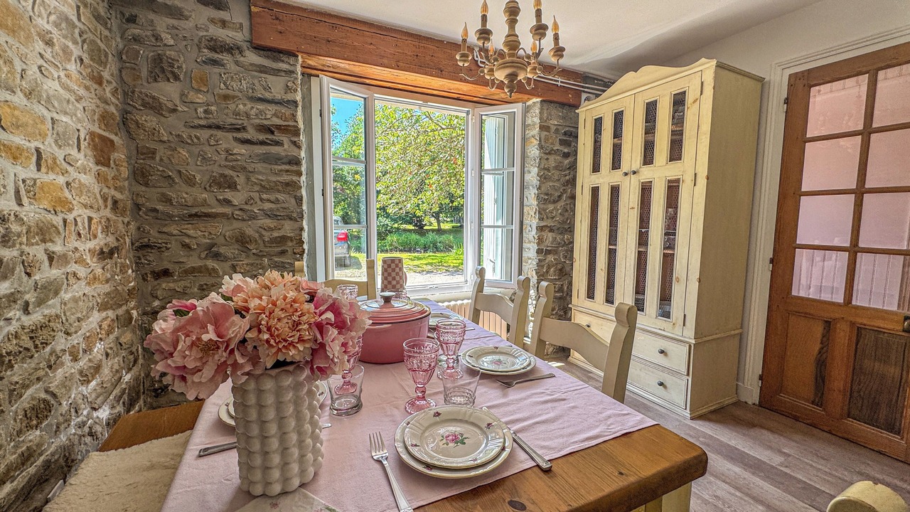 Photo of Others in Cahan