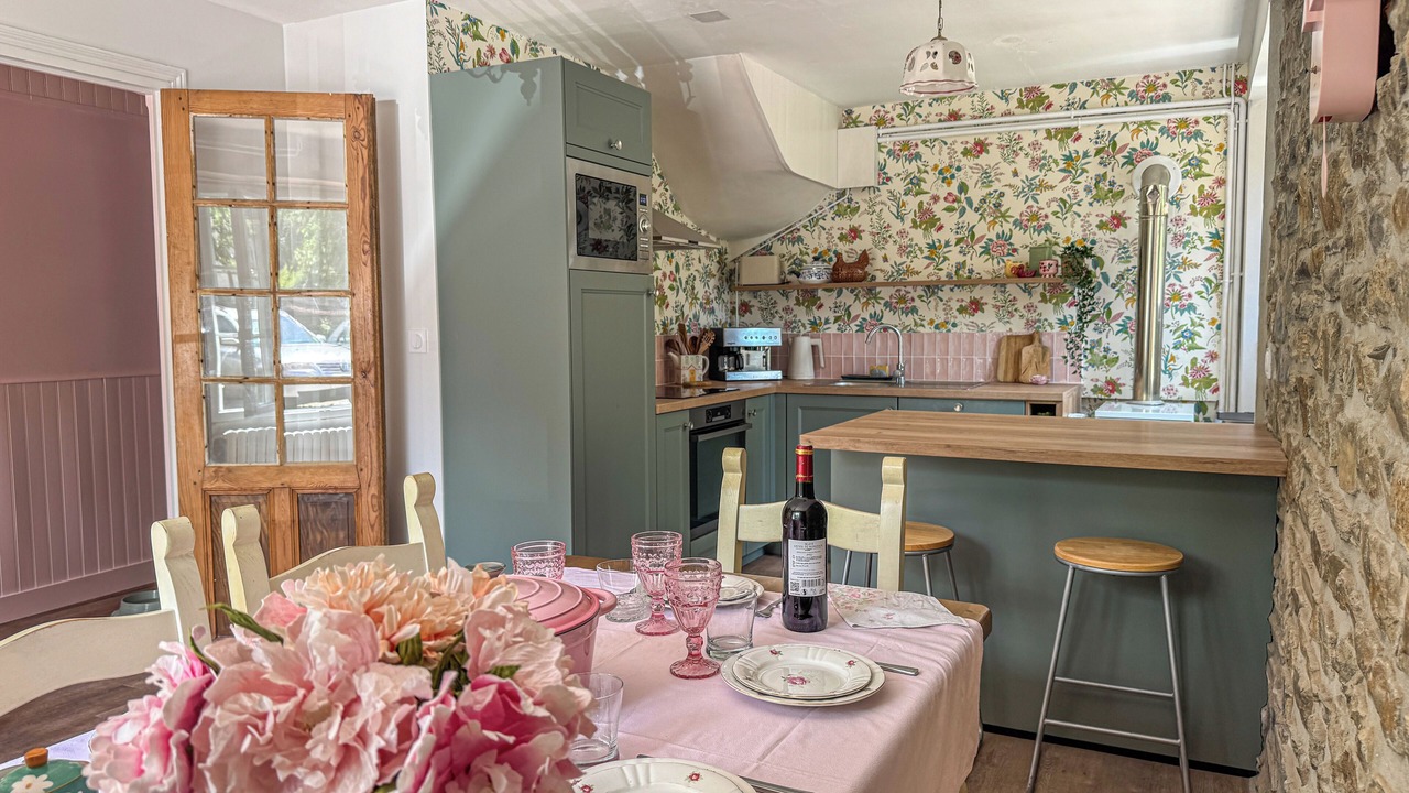 Photo of Others in Cahan