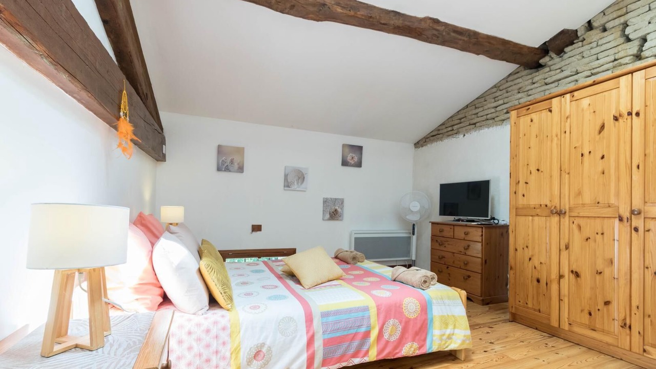 Photo of Bedroom in Calmont