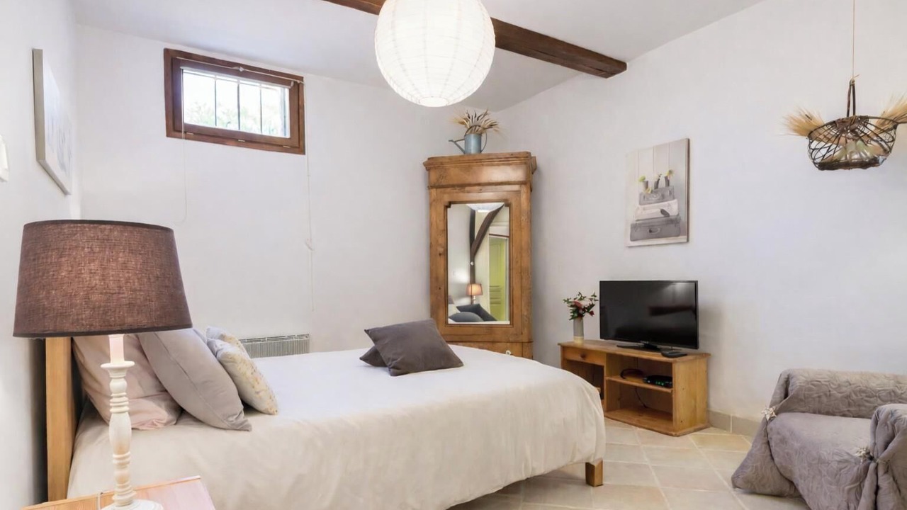 Photo of Bedroom in Calmont