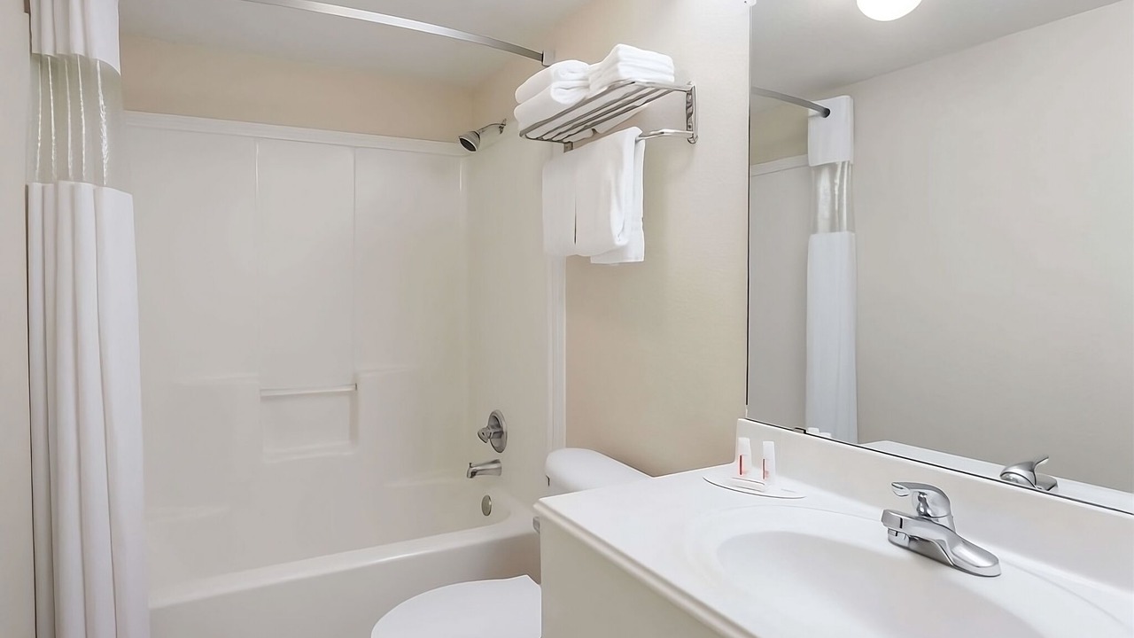 Photo of Bathroom in Austin Ave.