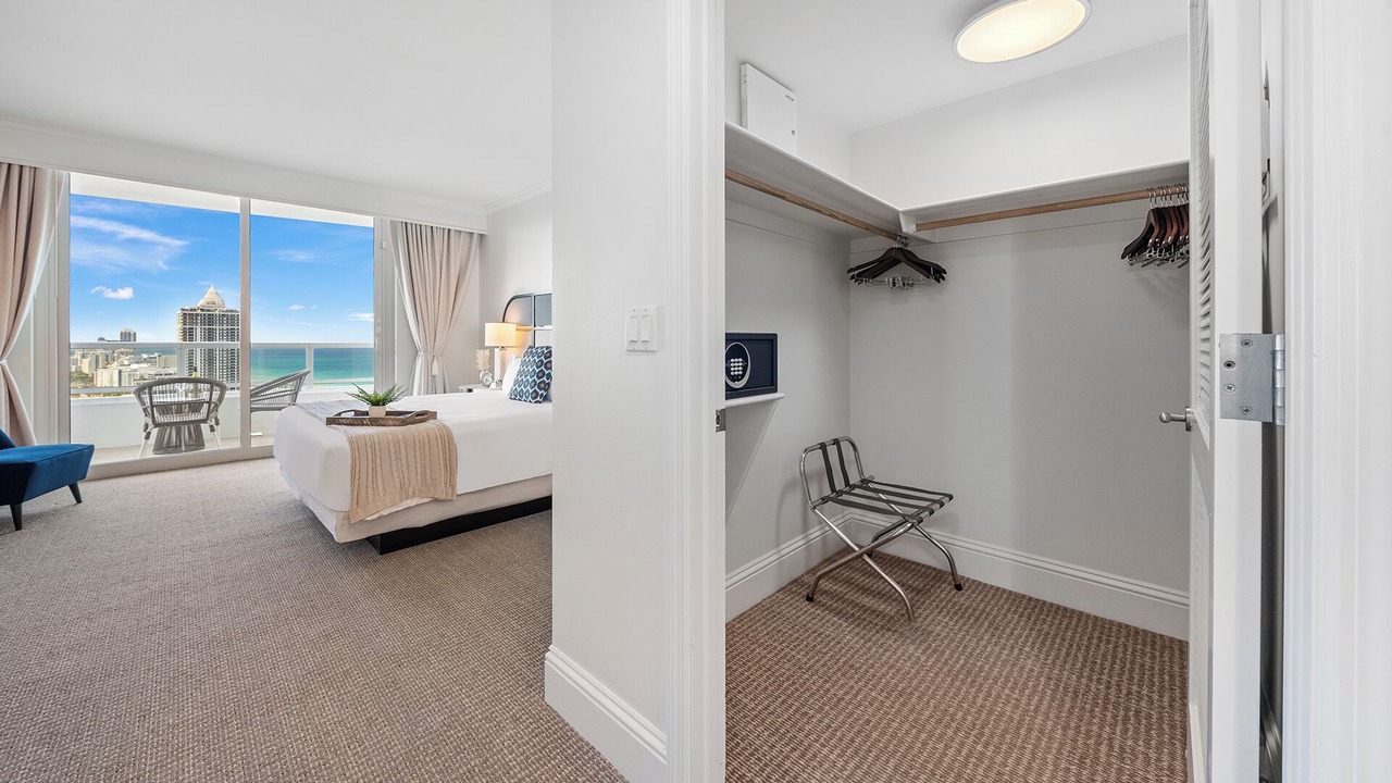 Photo of Bedroom in Mid Beach