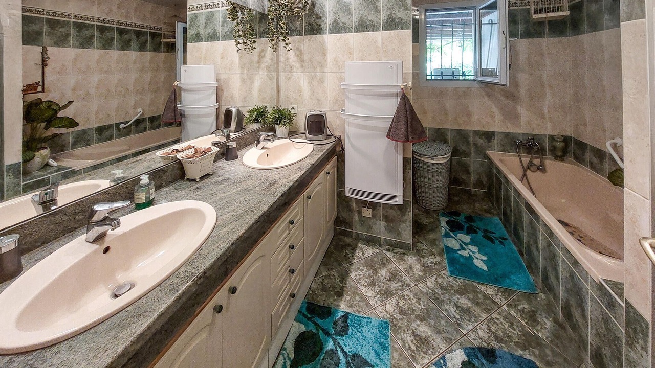 Photo of Bathroom in Commequiers