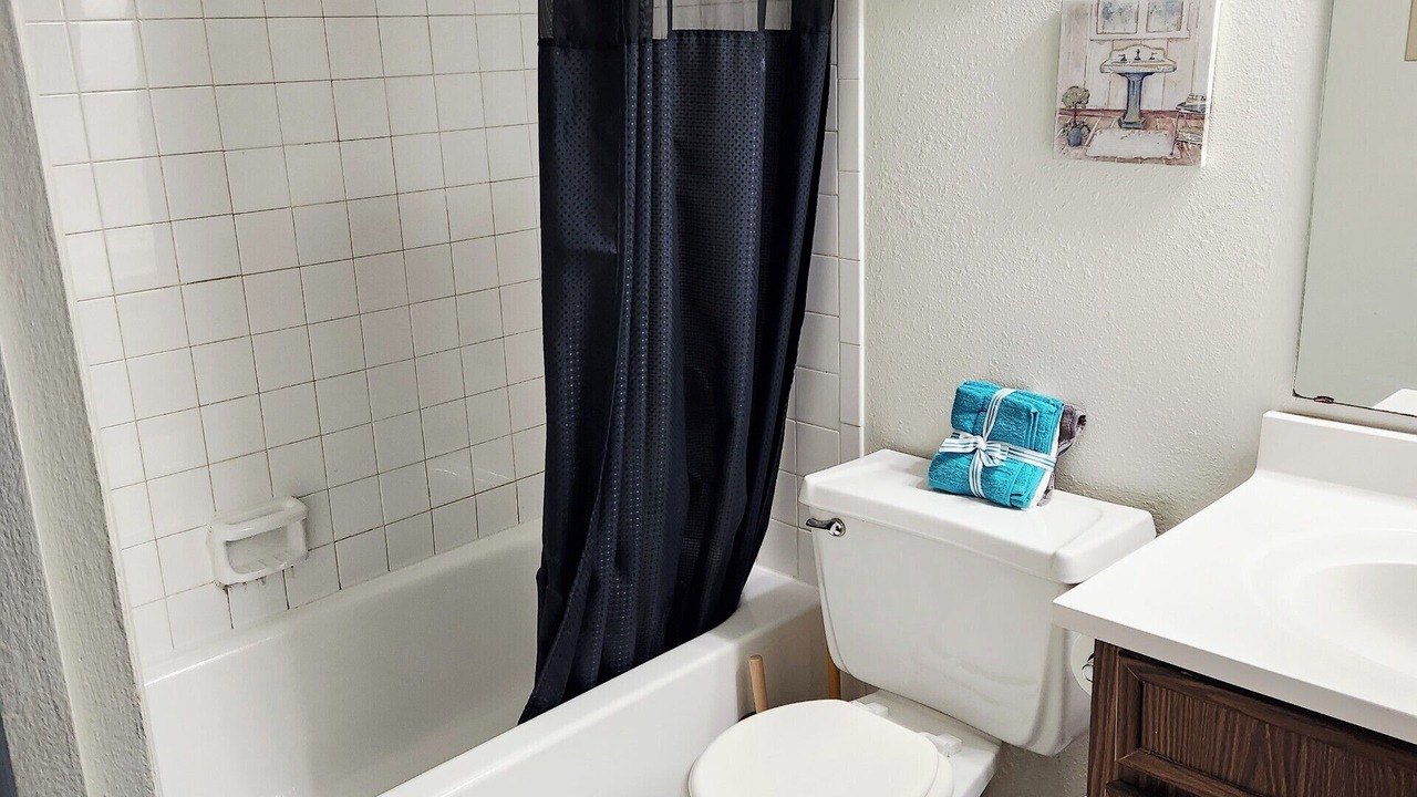 Photo of Bathroom in Overland