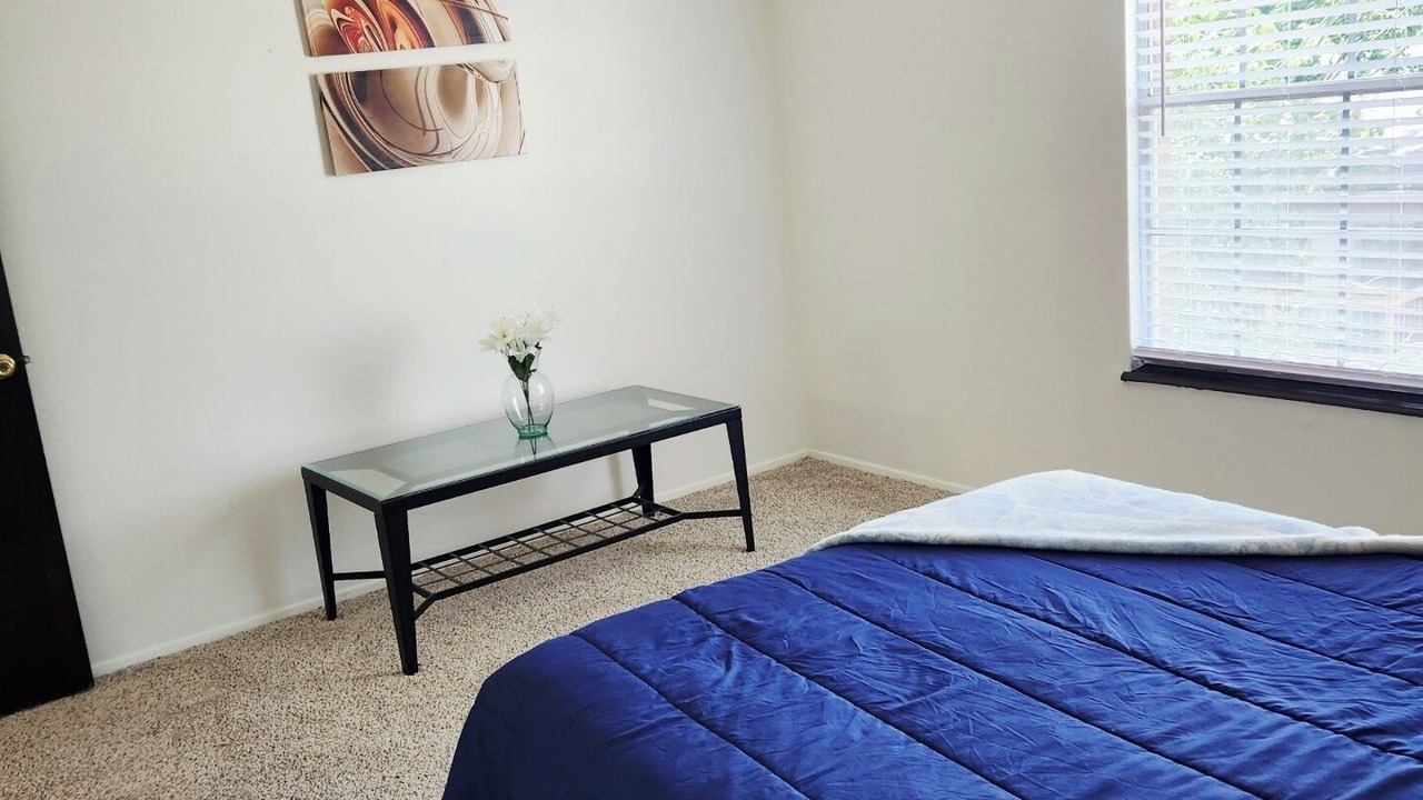 Photo of Bedroom in Overland
