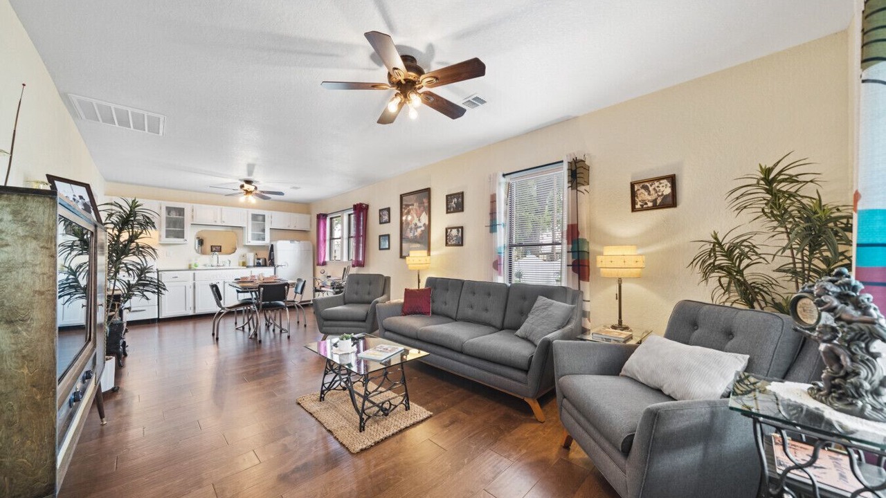 Photo of Livingroom in Russellville