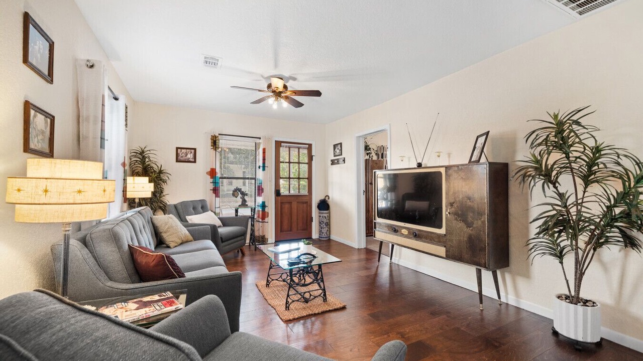 Photo of Livingroom in Russellville