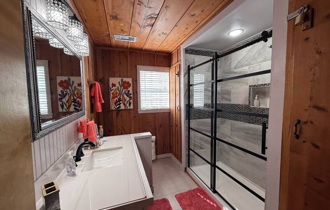 Photo of Bathroom in South Toledo Bend