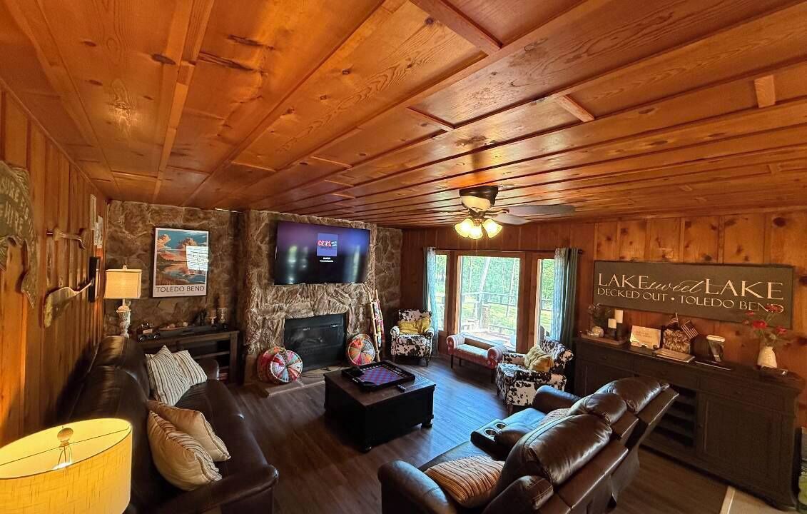 Photo of Livingroom in South Toledo Bend