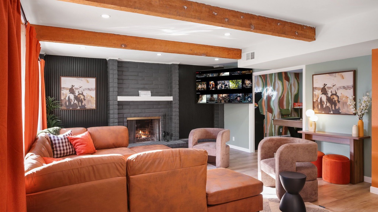 Photo of Livingroom in Castle Hills