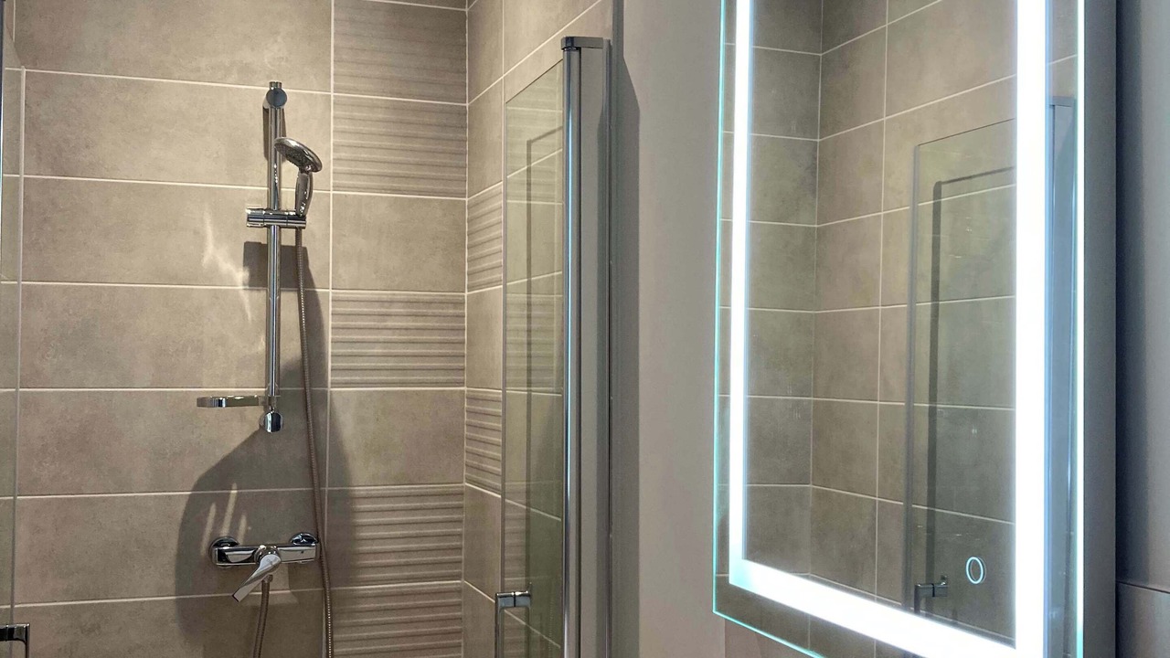Photo of Bathroom in Arenes Romaines - Saint-Martin-du-Touch