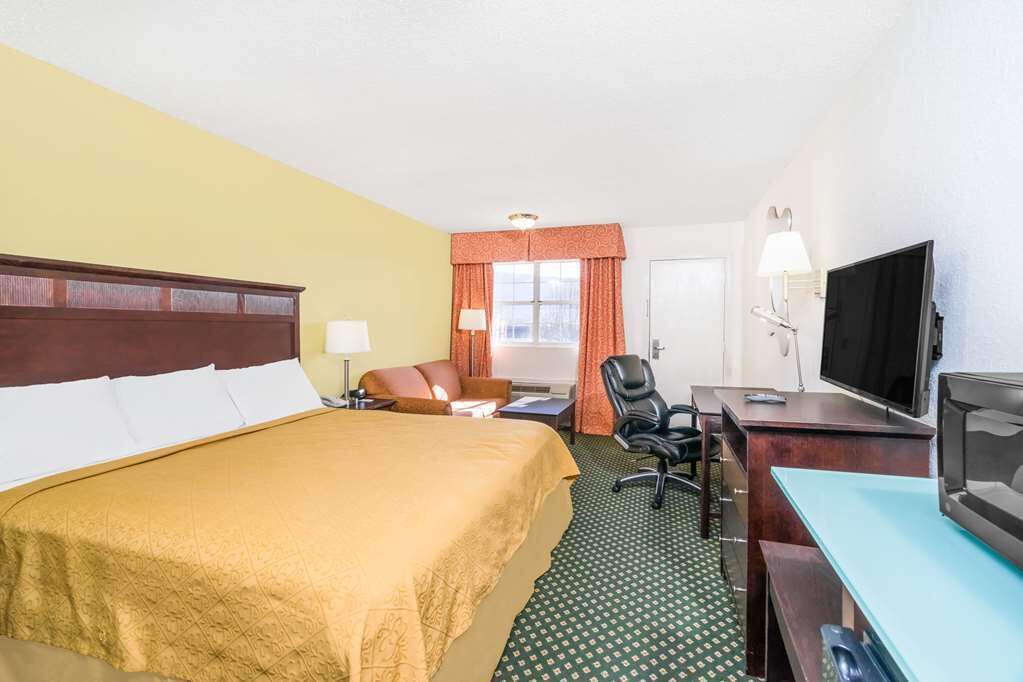 Photo of Bedroom in Lookout Valley Neighborhood Association