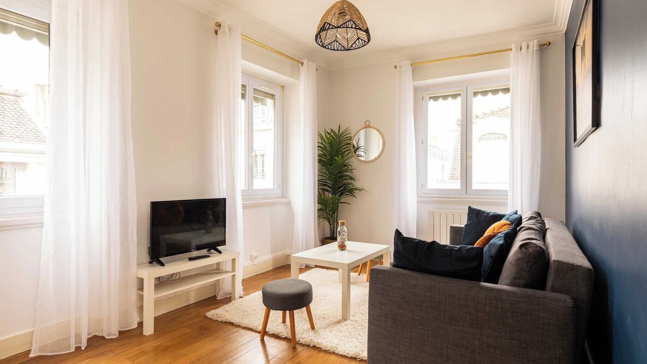 Photo of Livingroom in Carnot - Gailleton