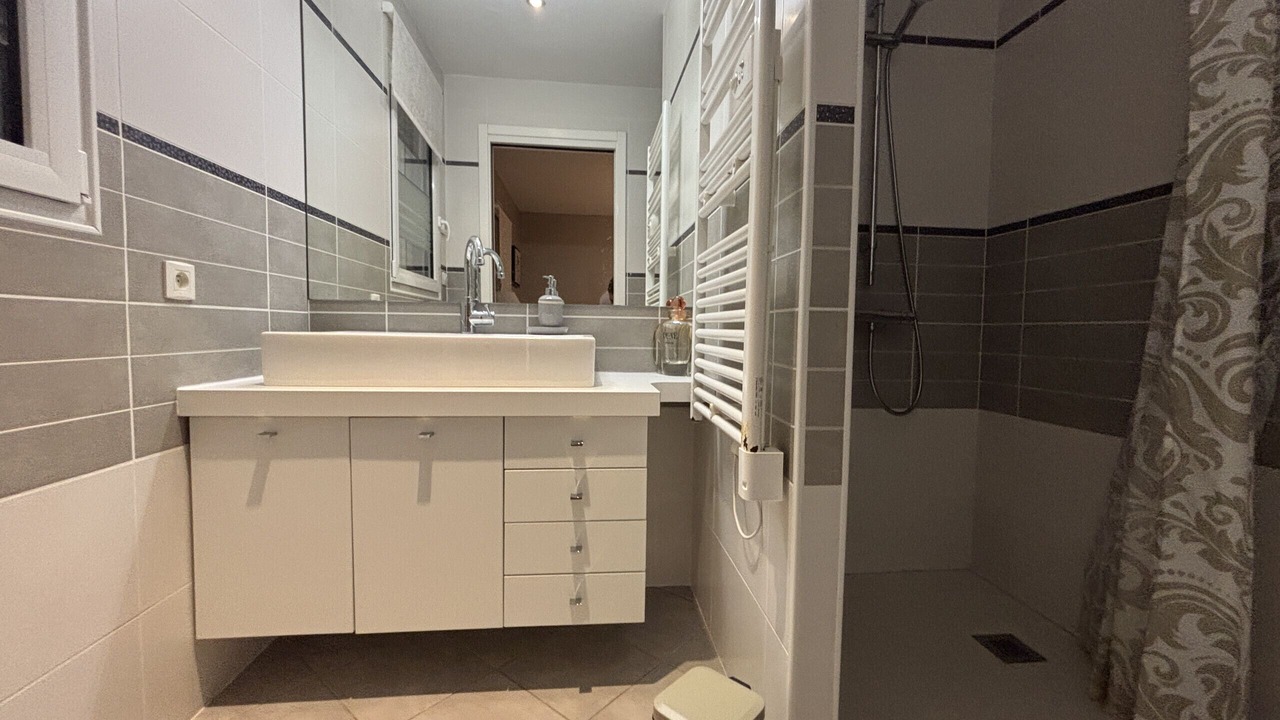 Photo of Bathroom in Tregastel