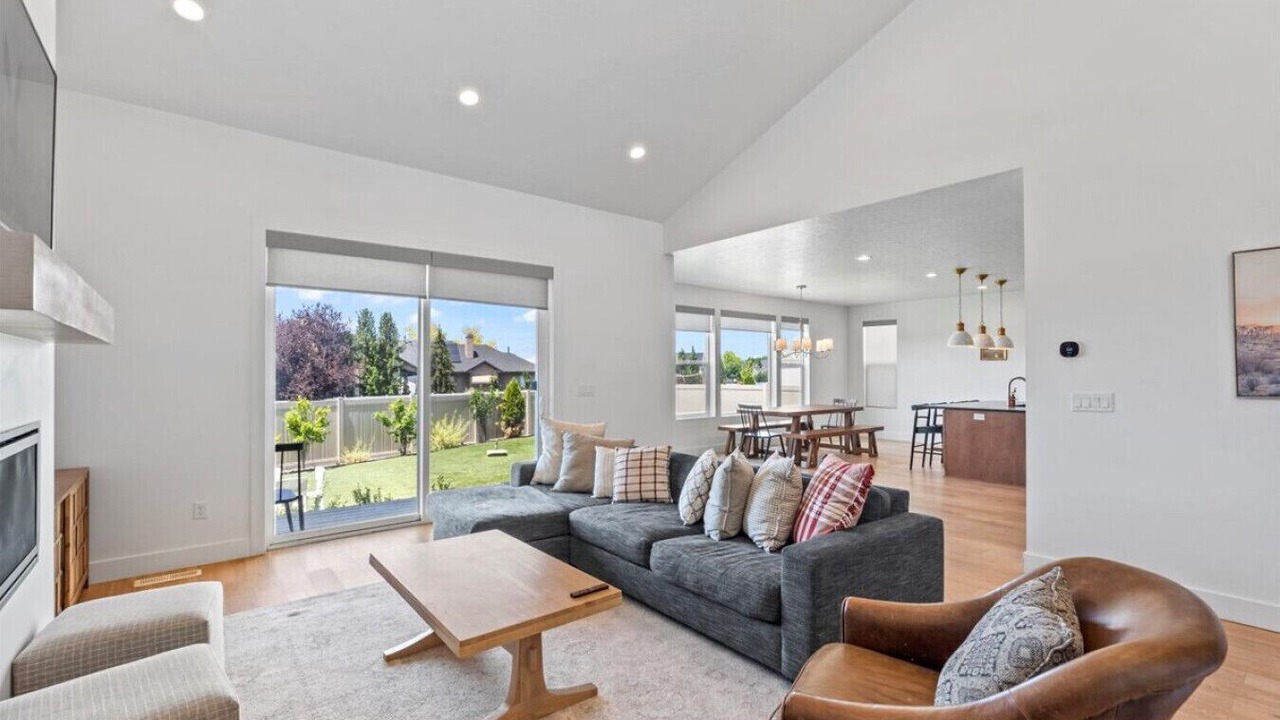 Photo of Livingroom in Kaysville