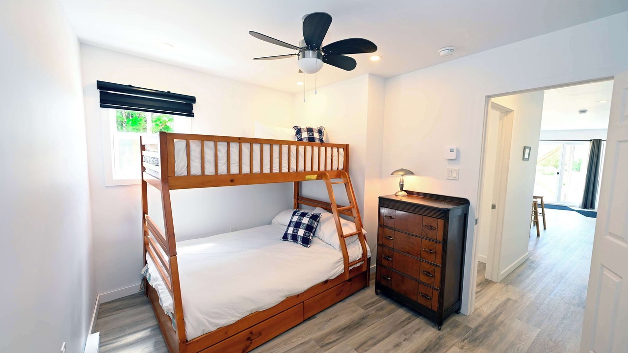 Photo of Bedroom in Isle aux Coudres