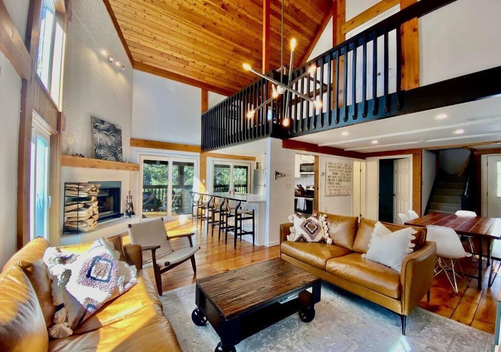 Photo of Livingroom in Burnt River