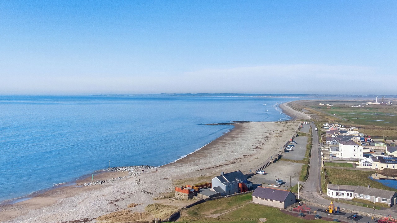 Photo of Others in Dinas Dinlle