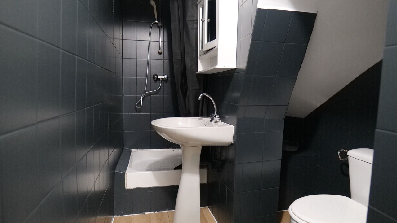 Photo of Bathroom in Downtown Angers