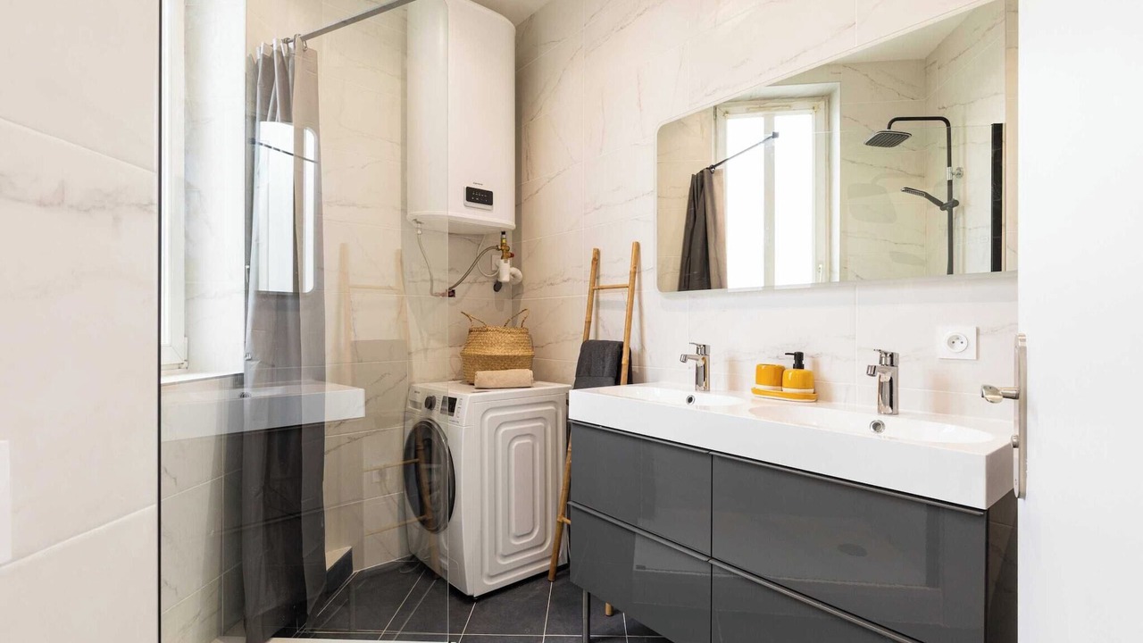 Photo of Others in Villette Gare