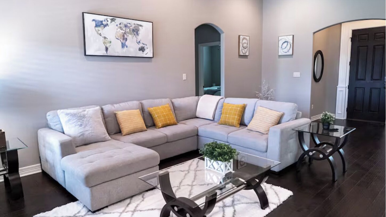 Photo of Livingroom in Tyler