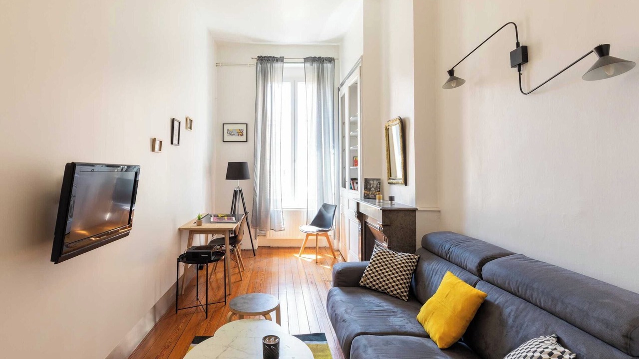 Photo of Livingroom in Jules Ferry - Recamier