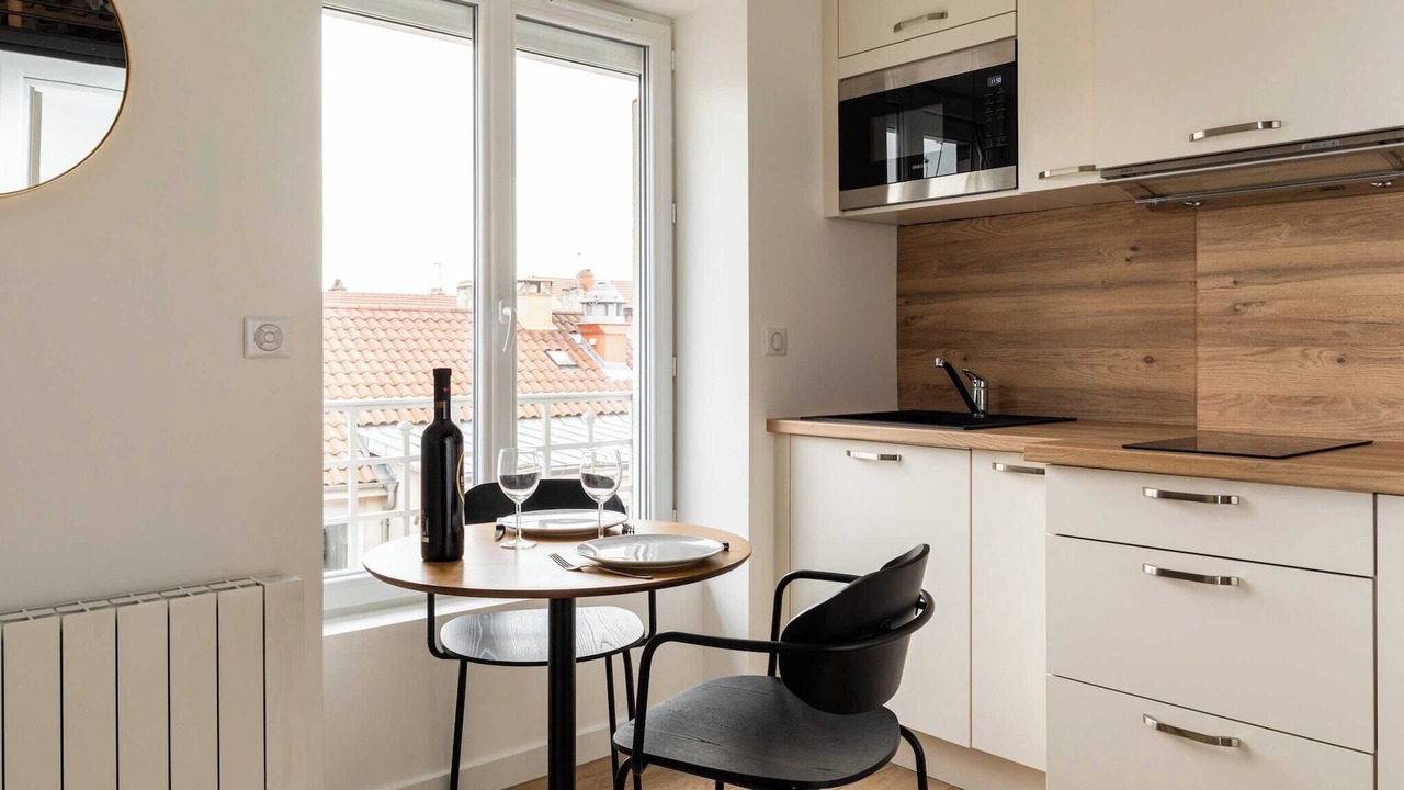 Photo of Livingroom in Charpennes - Charmettes