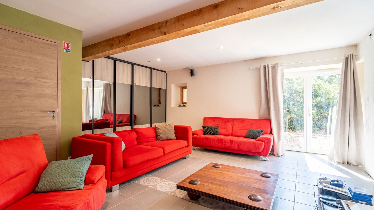 Photo of Livingroom in Villeneuve-les-Montreal