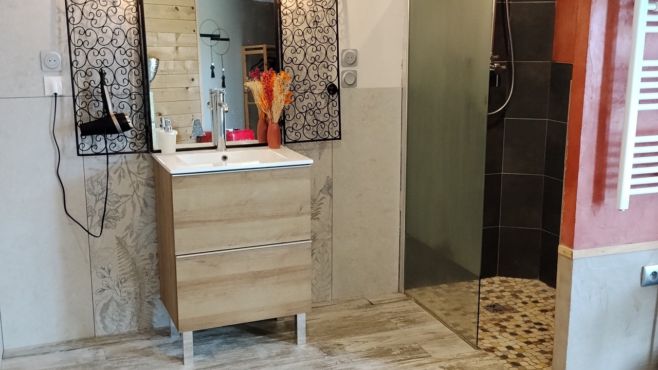 Photo of Bathroom in Villeneuve-les-Montreal